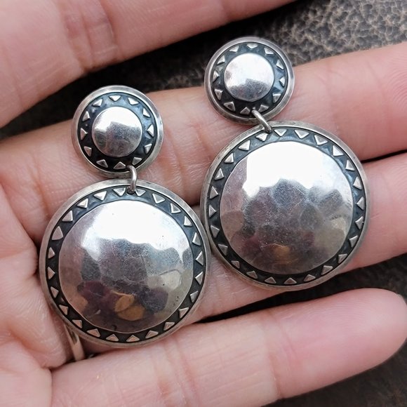 Southwestern vintage handmade 925 sterling silver hammered disc earrings - Picture 3 of 15